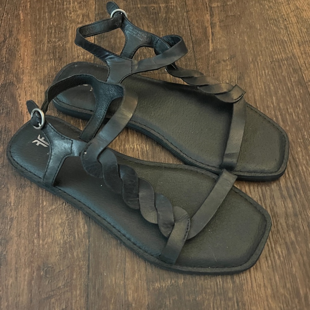 Women’s Frye Sandals Size 9 New